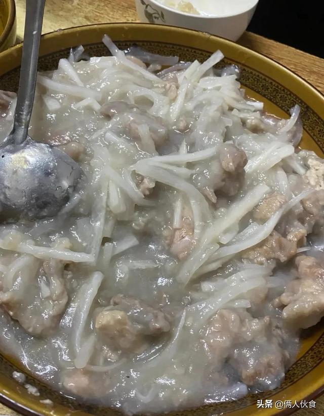 曬自己做的菜發(fā)朋友圈的幽默句，自己做菜發(fā)朋友圈配文字幽默說說？