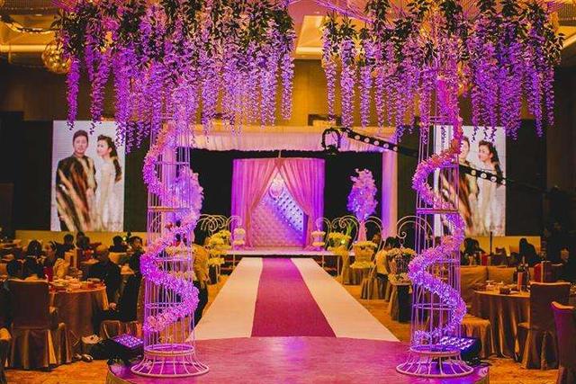 找婚慶公司大概多少錢（婚慶公司上班多少錢一個月）