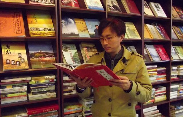 鄭氏始孔子鳥是始祖鳥嗎（鄭氏始孔子鳥是由什么到什么進(jìn)化的中間類型）