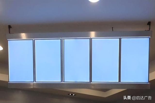 軟膜燈箱廣告牌多少錢一平（廣告公司軟膜燈箱多少一平）