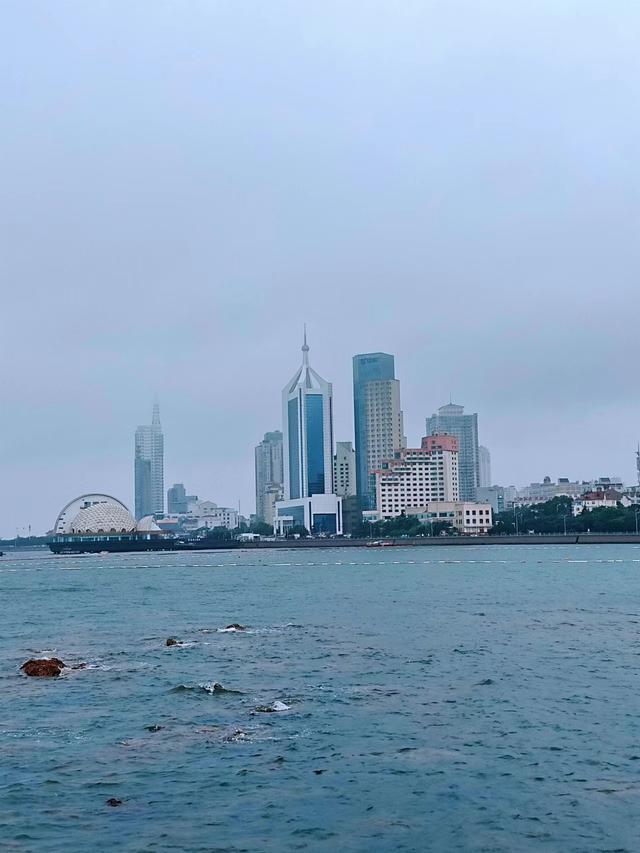 適合下雨天的朋友圈雨天唯美圖片，下雨天的句子適合發(fā)朋友圈詩(shī)句？