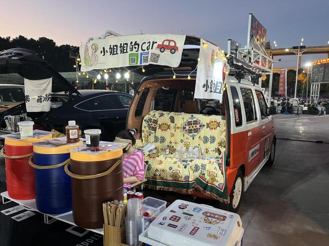 開小車適合擺攤賣什么（私家車擺攤做什么生意好）