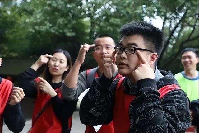 戶外拓展訓(xùn)練有哪些項目，戶外拓展項目？