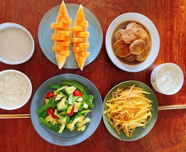 吃素食發(fā)朋友圈配字小紅書，發(fā)素食的朋友圈配文？