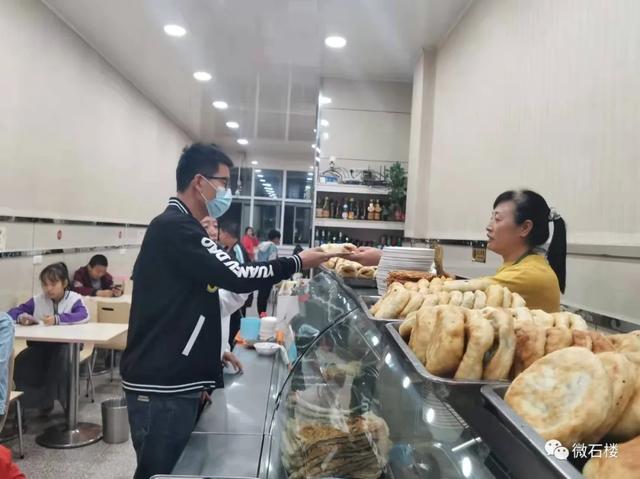 小吃創(chuàng)業(yè)做什么好米線（小吃創(chuàng)業(yè)做什么好,全程扶持開店!）