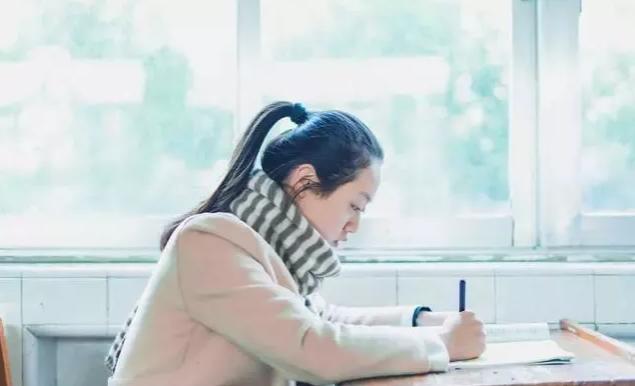 萬能的朋友圈求助的話怎么寫圖片，萬能的朋友圈圖片_求救？