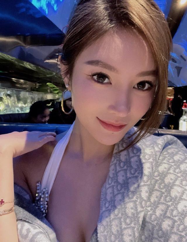 自己生日發(fā)朋友圈的圖片唯美句子，自己生日發(fā)朋友圈的圖片唯美搞笑？