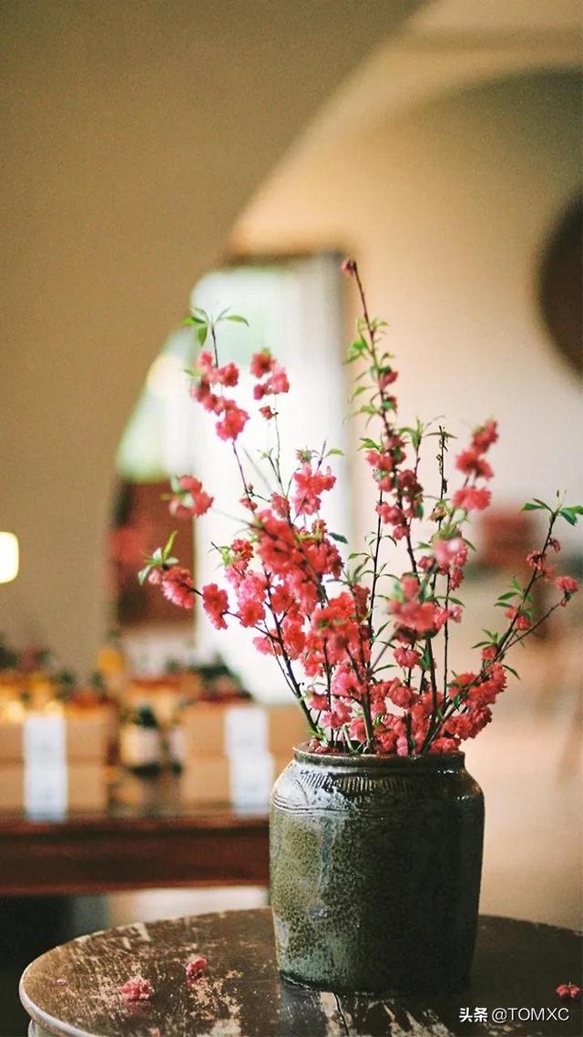 玫瑰鮮花怎樣才能養(yǎng)時間長些（買的鮮花怎么養(yǎng)時間比較久）
