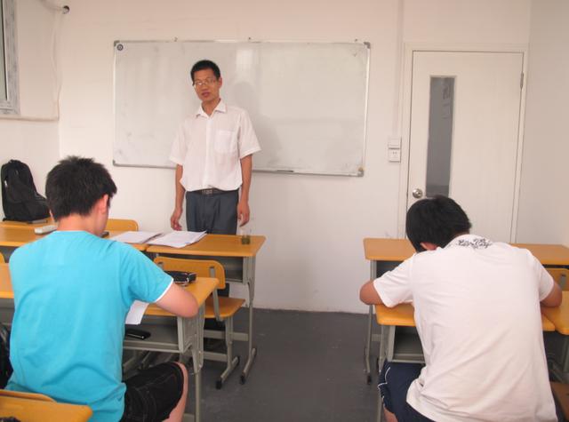 開辦一家教育培訓(xùn)機(jī)構(gòu)需要哪些條件和手續(xù)（開辦一家教育培訓(xùn)機(jī)構(gòu)需要哪些條件和流程）