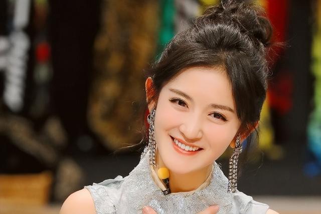 微博粉絲最多的明星排行榜，微博粉絲最多的明星排行榜2022年
