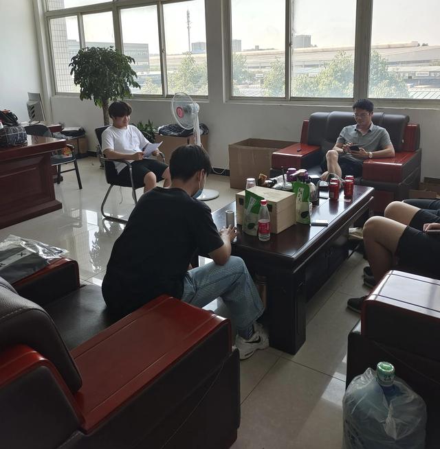 大學(xué)生創(chuàng)業(yè)計(jì)劃書摘要怎么寫300字，大學(xué)生創(chuàng)業(yè)計(jì)劃書摘要怎么寫300字報(bào)告？