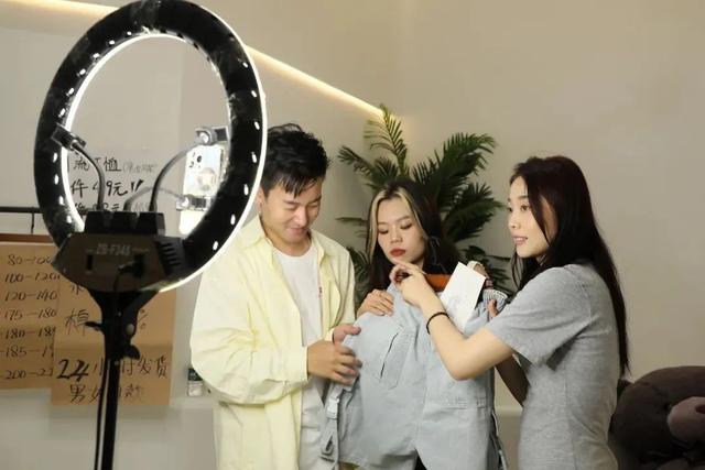 蘋果手機(jī)抖音怎么設(shè)置無聲直播，蘋果手機(jī)抖音怎么設(shè)置無聲直播功能？