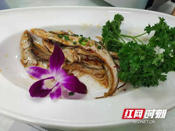 蟹黃粉絲的做法和配料，蟹黃粉絲的做法和配方？