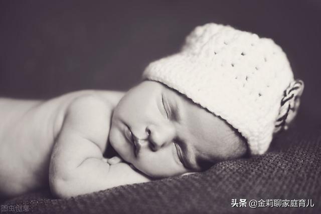 女兒在qq中親密聊天小說，偷看女兒的QQ聊天記錄被發(fā)現(xiàn),怎么和她交流