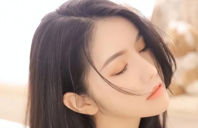 微信附近的小姐姐怎么打招呼，微信附近的小姐姐怎么打招呼呢
