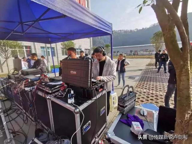 創(chuàng)業(yè)團(tuán)隊(duì)個(gè)人介紹怎么寫，創(chuàng)業(yè)計(jì)劃書團(tuán)隊(duì)成員介紹模板