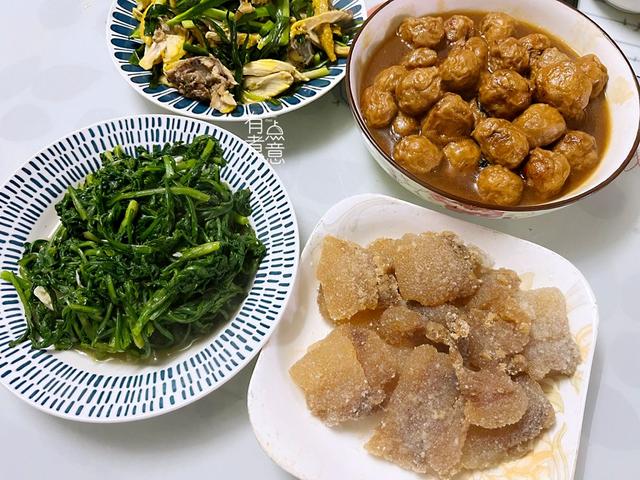 一個(gè)人吃晚飯的說說朋友圈傷感，一個(gè)人吃晚飯的說說朋友圈搞笑？