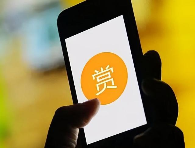 望月直播間旋轉(zhuǎn)木馬多少錢(qián)，望月直播一個(gè)木馬多少錢(qián)