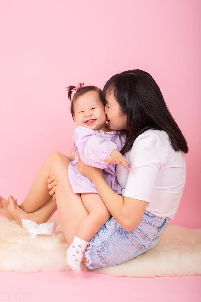 女人帶孩子掙不了錢的說說（有多少女人想掙錢又想陪孩子的句子）