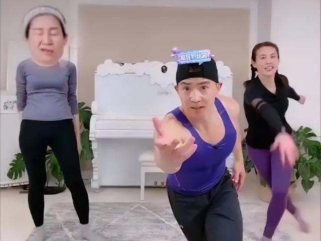 023年所有商業(yè)依然都可以用直播賣一遍！"