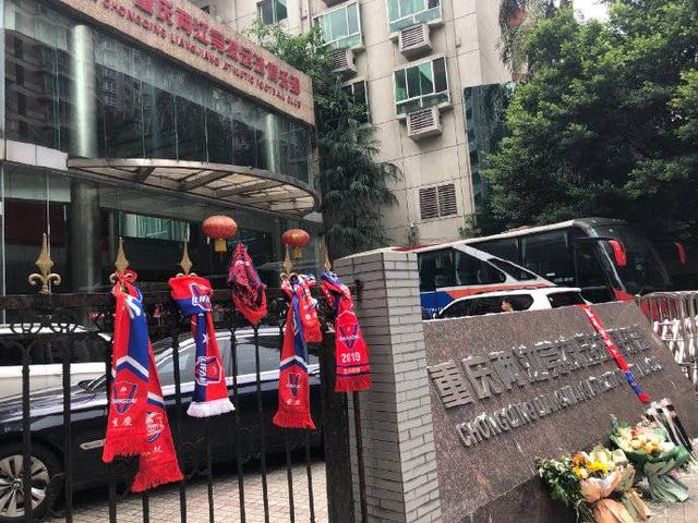 國足俱樂部怎么賺錢（中超足球俱樂部怎么賺錢）