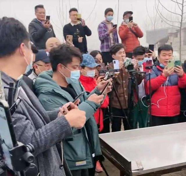 徒步西藏直播靠什么掙錢的呢（徒步西藏直播靠什么掙錢的呀）