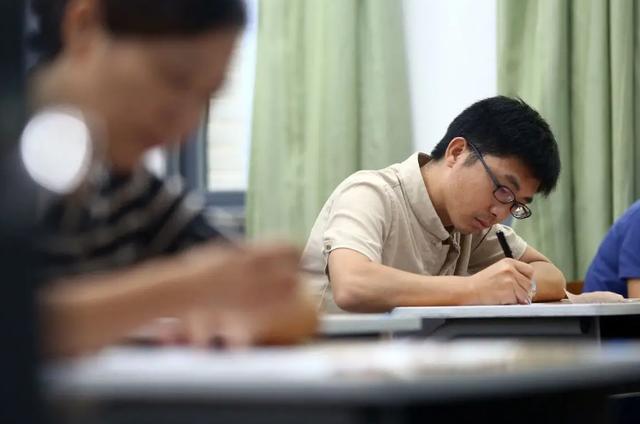 淘寶大學(xué)里面老師帶學(xué)生是真是假（淘寶大學(xué)講師都是什么人）