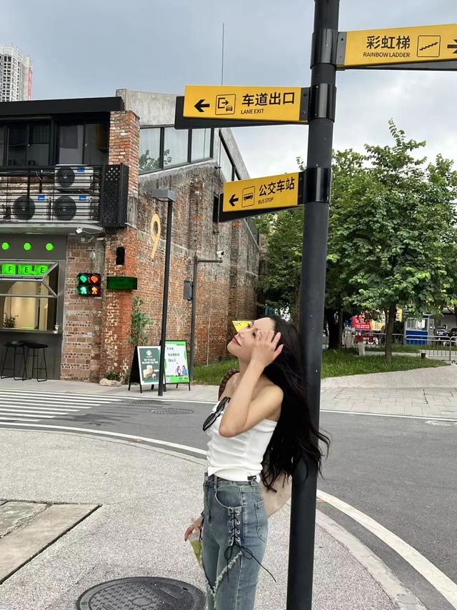 女生開直播賺錢嗎（女生做什么直播掙錢）