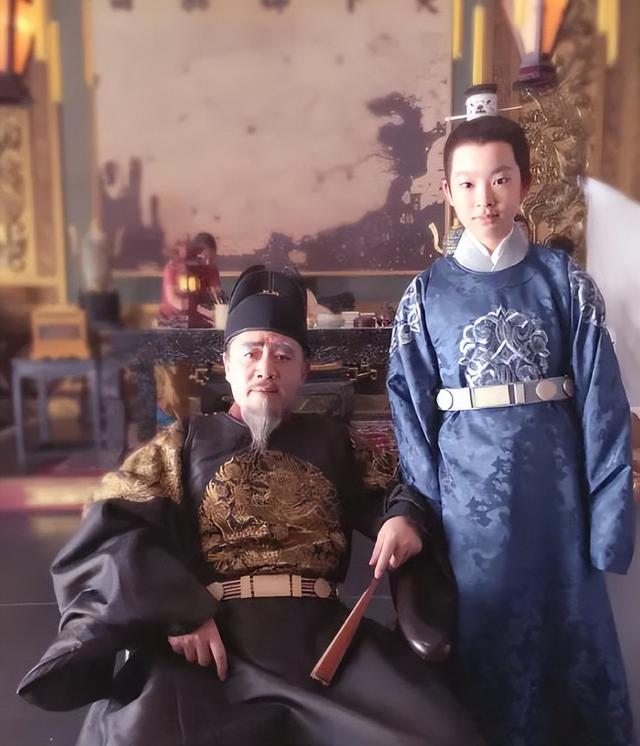 小別離電視劇演員表簡(jiǎn)介(電視劇小別離演員表介紹)