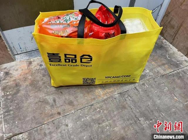 接單圖片朋友圈大字怎么弄，朋友圈接單圖片帶字？