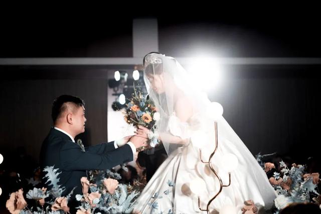 閨蜜結(jié)婚祝福語簡短暖心，閨蜜文案短句干凈治愈？