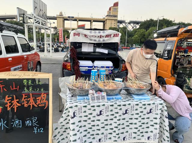 開小車適合擺攤賣什么（私家車擺攤做什么生意好）