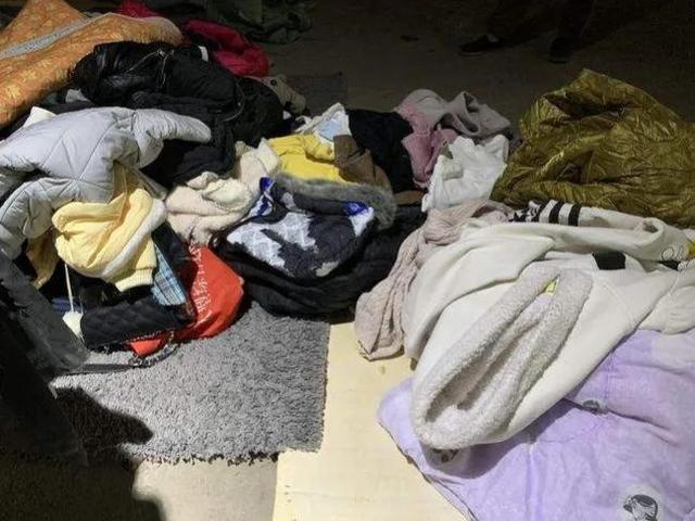 收舊衣服能賺錢嗎_（收舊衣服賺錢嗎）
