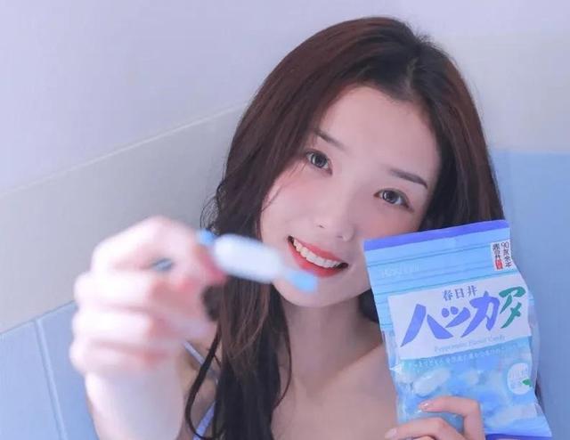 微信附近的小姐姐怎么打招呼，微信附近的小姐姐怎么打招呼呢