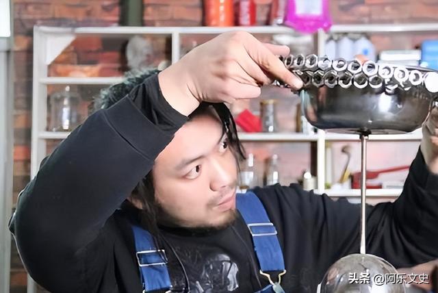 快手網紅故事揭秘微博微博，快手網紅故事揭秘視頻？