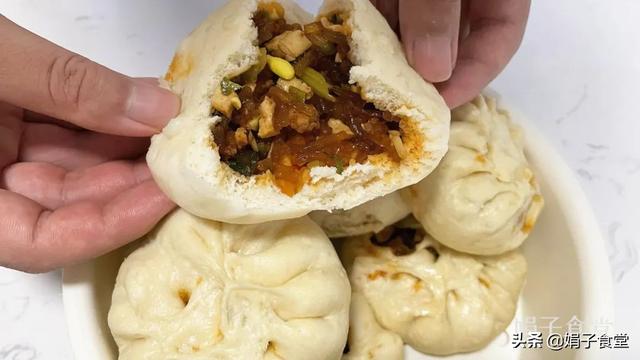 粉絲豆腐包的餡怎么做好吃又簡(jiǎn)單，粉絲豆腐包的餡怎么做好吃視頻？