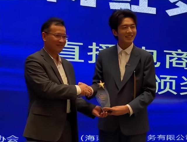 抖音董先生哪里人的，抖音董先生原名叫啥呢？