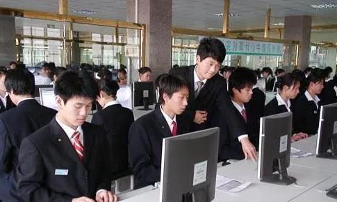 什么職業(yè)最賺錢 適合男生的專業(yè)有哪些（什么專業(yè)最賺錢_男生）