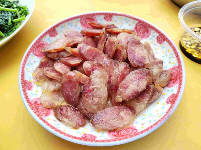朋友家蹭飯的朋友圈句子怎么寫，朋友家蹭飯的說(shuō)說(shuō)？