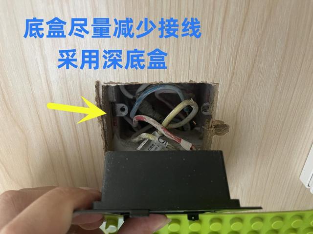 天貓精靈和小愛同學(xué)哪個(gè)好（小愛同學(xué)和天貓精靈和小度哪個(gè)更好）