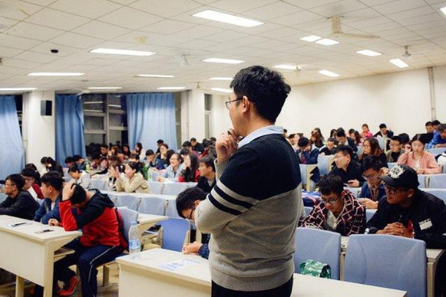 自媒體專業(yè)就業(yè)方向和前景女生（自媒體專業(yè)就業(yè)方向和前景怎么樣）