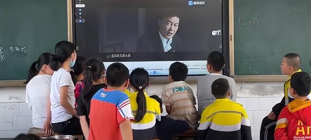 022抖音最火小學生的歌曲，2022抖音最火小學生的歌曲是什么？"