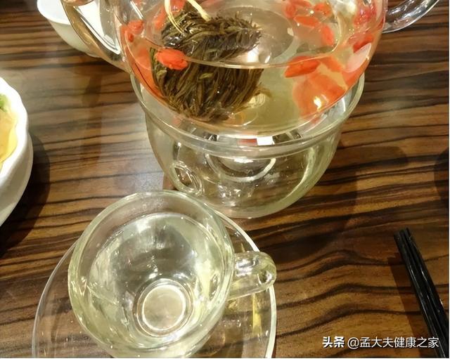 喝茶的禁忌 喝茶七大禁忌，喝茶的正確方法和技巧與禁忌？