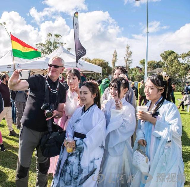 抖音很火的英文歌2022歌詞，抖音很火的英文歌2022年有哪些？