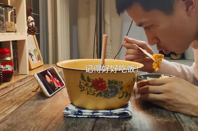 抖音吃瓜爆料網(wǎng)站下載，抖音爆料的吃瓜是真的嗎？