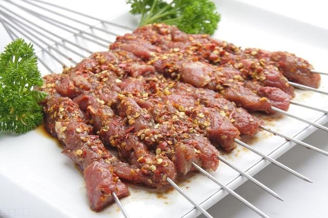 燒烤攤怎么經(jīng)營生意好，擺攤賣燒烤要注意什么？