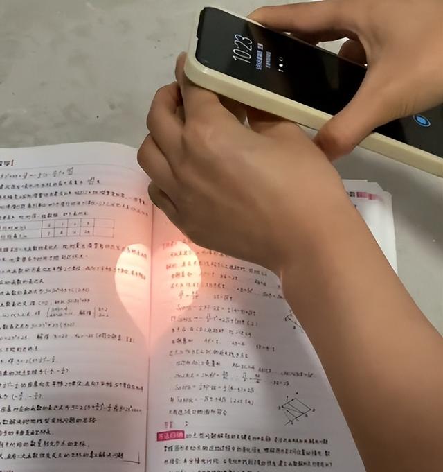 經(jīng)常吃菠蘿是什么梗（多吃菠蘿的梗）