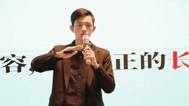 新媒體運(yùn)營(yíng)工作內(nèi)容簡(jiǎn)歷，新媒體運(yùn)營(yíng)工作內(nèi)容簡(jiǎn)歷怎么寫(xiě)？