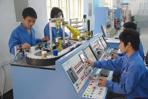 什么職業(yè)最賺錢 適合男生的專業(yè)有哪些（什么專業(yè)最賺錢_男生）
