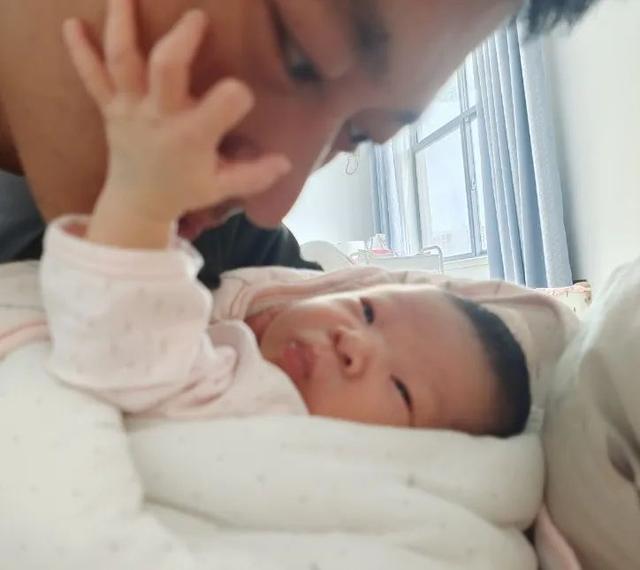 結(jié)婚2年紀(jì)念日的唯美句子發(fā)朋友圈，結(jié)婚兩周年紀(jì)念日朋友圈說(shuō)說(shuō)圖片？